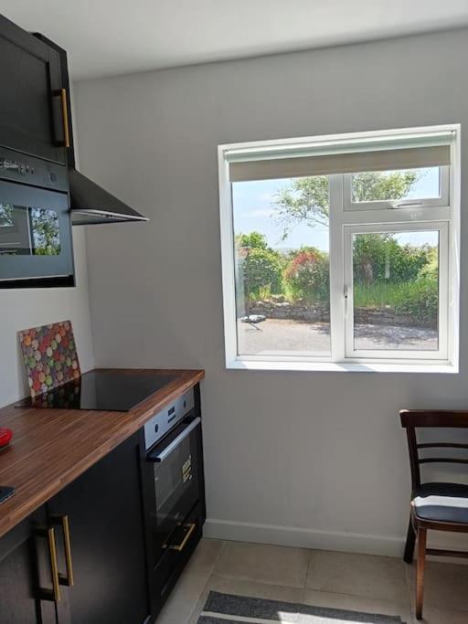 Dingle Escape -2 Bed -Sleeps 4 Apartment Bagian luar foto