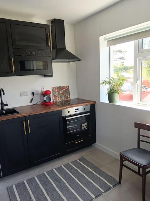 Dingle Escape -2 Bed -Sleeps 4 Apartment Bagian luar foto